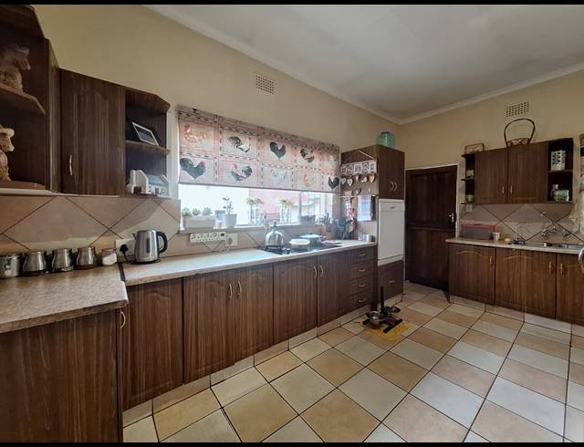 3 BEDROOM HOUSE FOR SALE IN RENSBURG